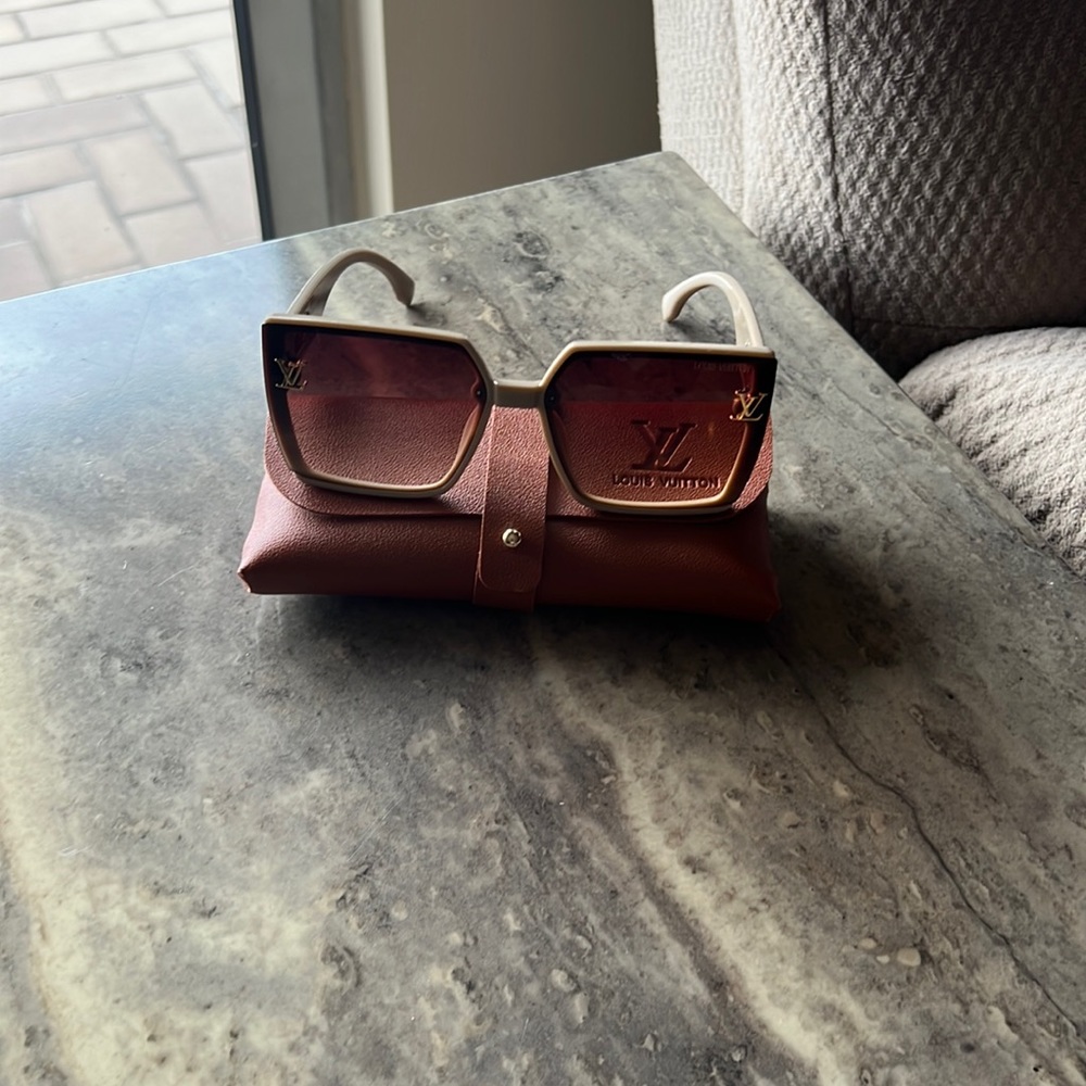 Authentic Louis Vuitton Drive Oversized Sunglasses